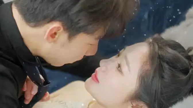 《历总，夫人拒不离婚》：霸总娇妻情感逆袭，一场蓄谋已久的“不离婚”大戏